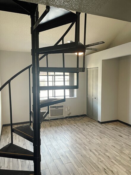 Building Photo - 1264 E 113th Ave