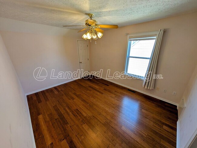Building Photo - Avon Home with Vaulted Ceilings, Gas Firep...