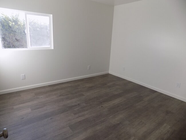 Building Photo - 184 Highland Dr