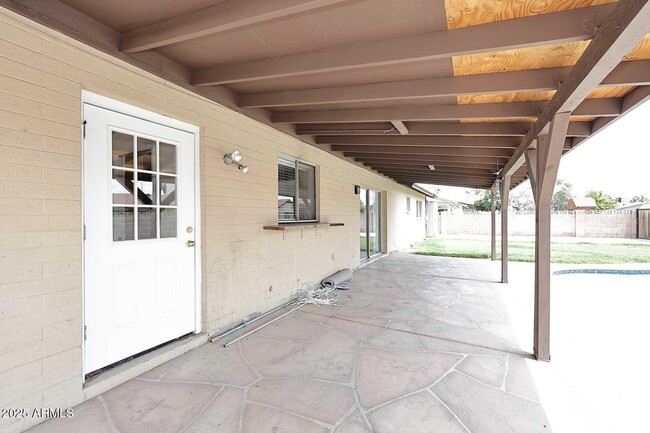 Building Photo - 617 E Calle Bolo Ln