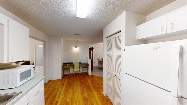 Building Photo - 9394 SW 97th Ln
