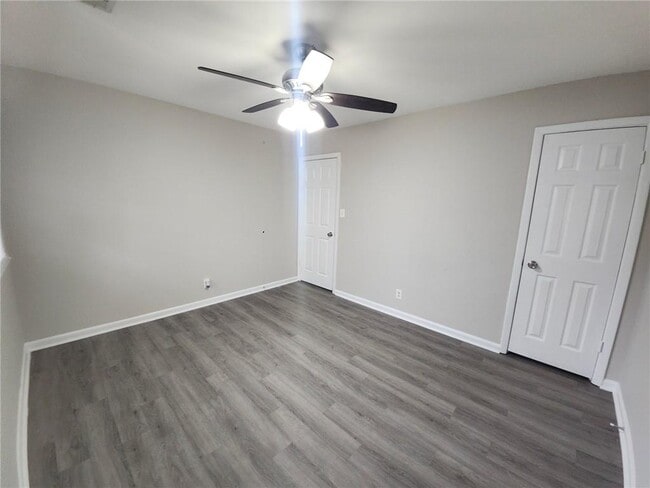 Building Photo - 2916 Carriage Ln