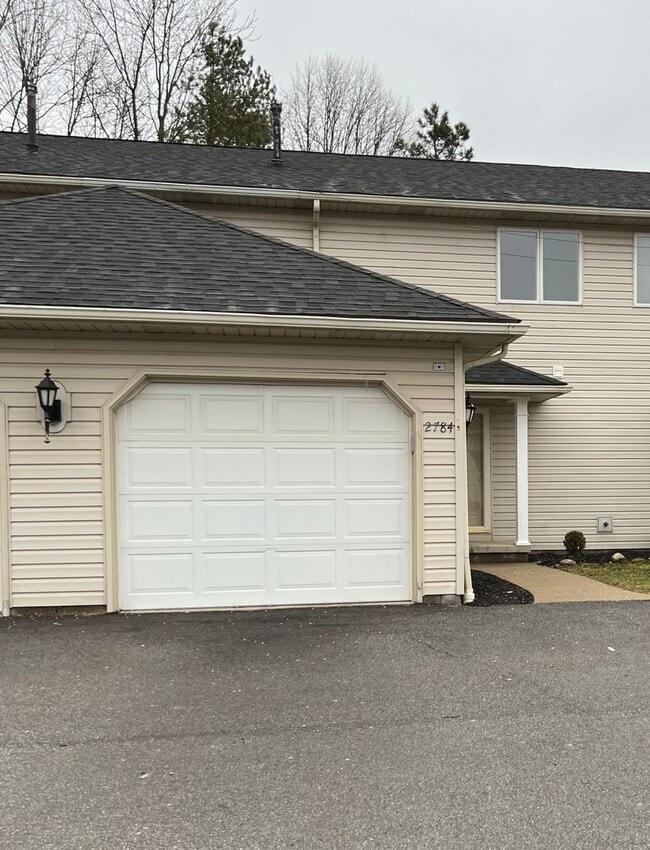 Primary Photo - Remodeled 3 Bedroom 2 Bath Condo