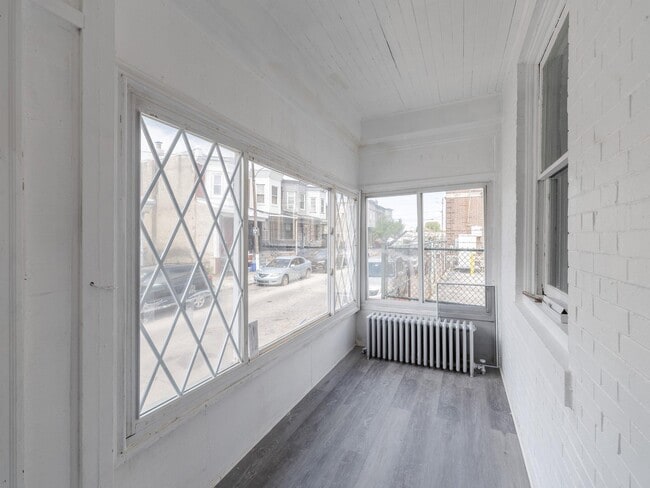 Building Photo - 1823 S Yewdall St
