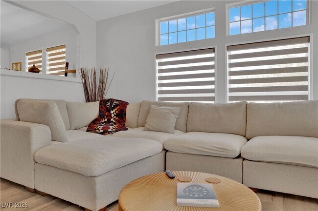 Building Photo - 6425 W Quail Ave