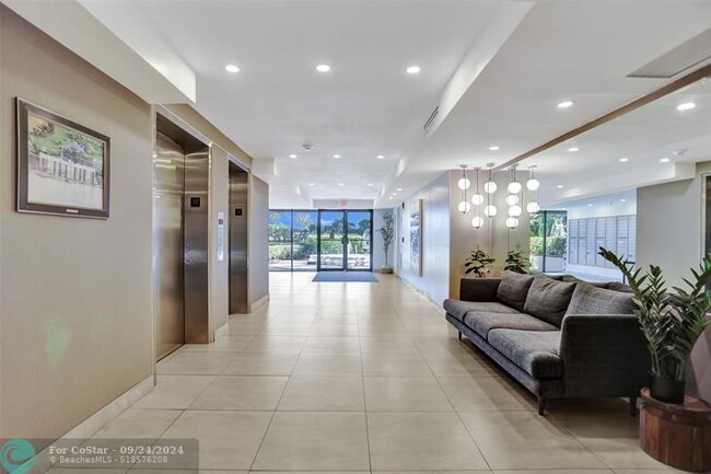 Building Photo - 105 Lake Emerald Dr