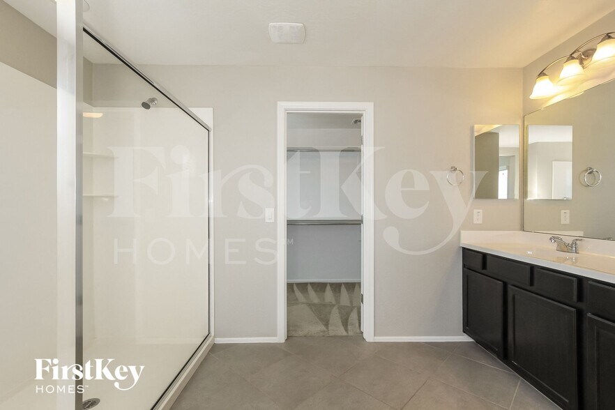 Building Photo - 12034 W Briles Rd