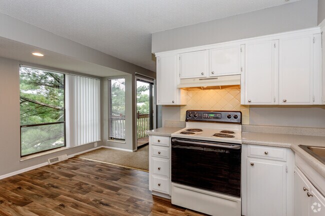 2BR, 1.5BA - 945 SF - Coventry Park KC Apartments LLC