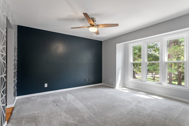 Building Photo - 700 Bishops Park Dr
