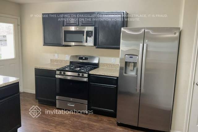 Building Photo - 6111 El Oro Dr