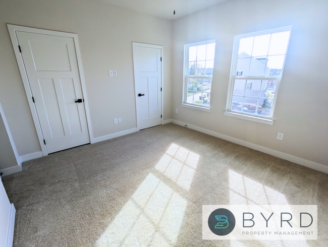 Building Photo - 1113 Ewing Pk Lp