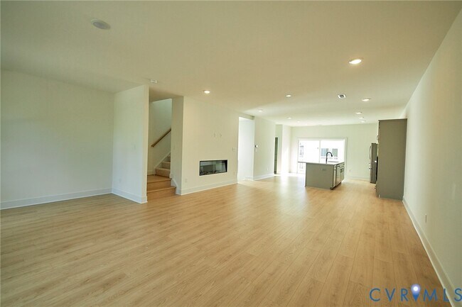 Building Photo - 15337 Sunray Wy