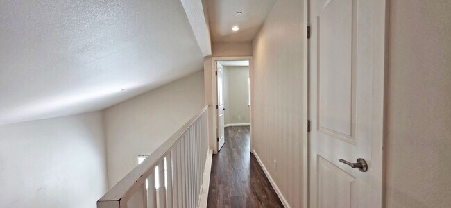 Building Photo - 1982 Dogwood Dr