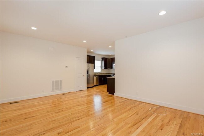 Building Photo - 408 N Robinson St