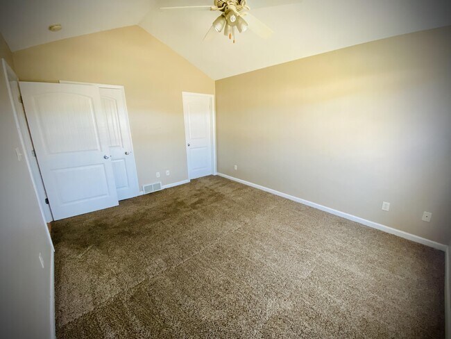 Building Photo - 2962 Shamrock