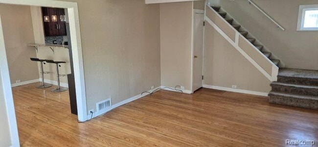 Building Photo - 830 Knowles St