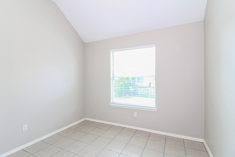 Building Photo - 2136 Birch Bend