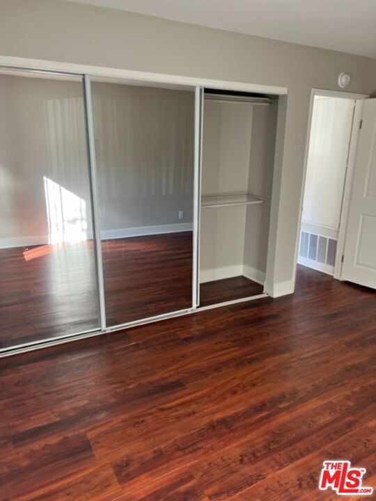 Building Photo - 5916 Las Virgenes Rd