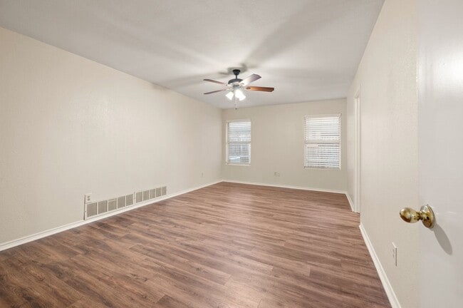 Building Photo - 961 Indian Blanket Dr