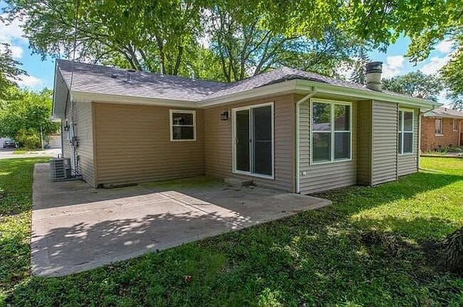 Building Photo - 714 Sheldon Ave