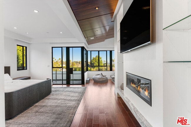 Building Photo - 7801 Hillside Ave