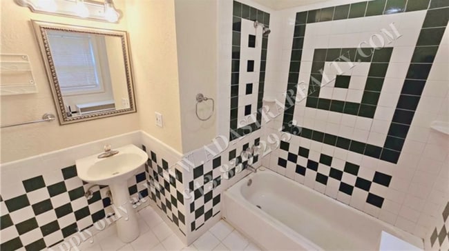 Building Photo - Cute Updated Home in Raytown-Coming SOON!!