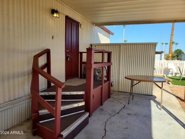Building Photo - 2650 W Union Hills Dr