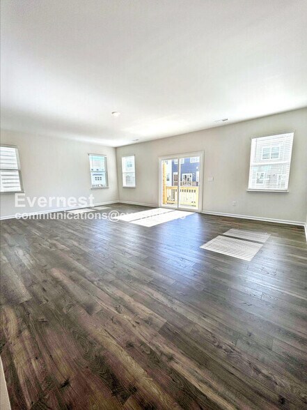 Building Photo - 813 Washington St