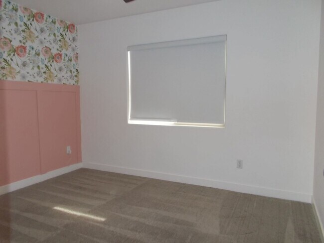 Building Photo - Spacious 3-Bed, 2.5-Bath in Las Vegas!
