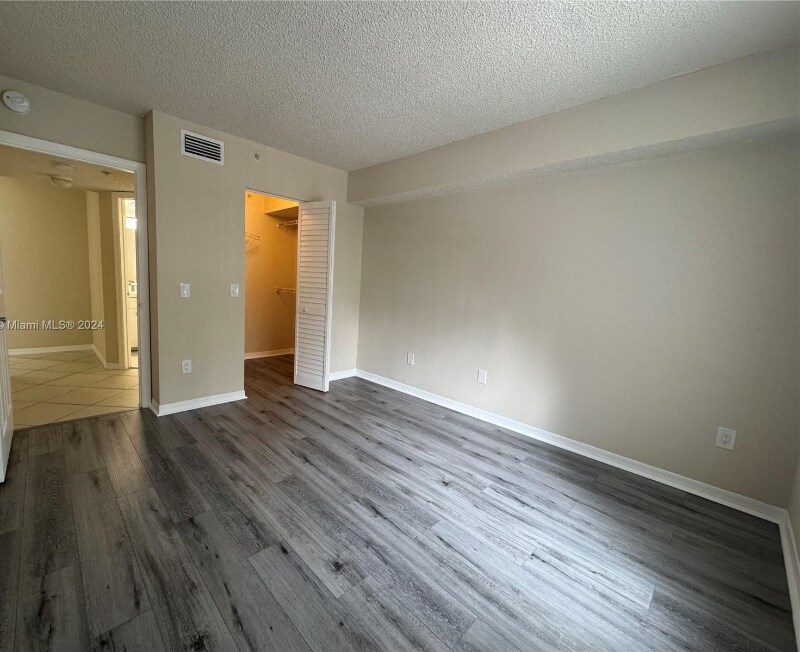 Building Photo - 165 NW 96th Terrace