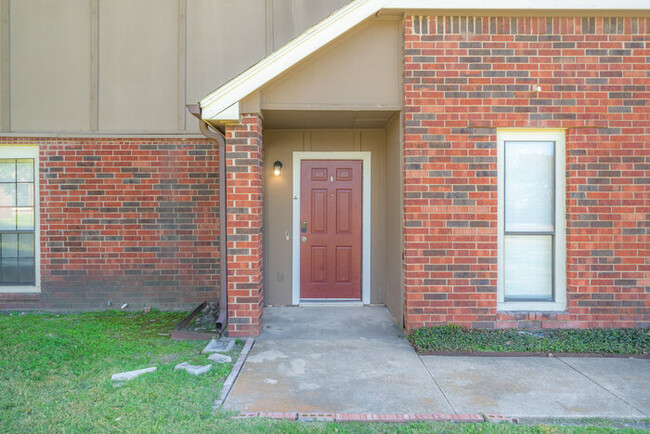 Building Photo - Wyngate Townhomes 3924W