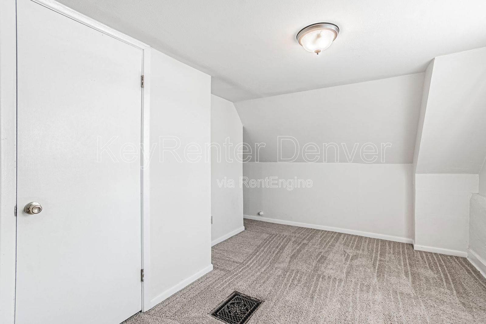 Building Photo - 2033 1/2 Clayton Street