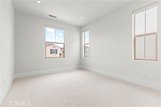 Building Photo - 122 Mossvine
