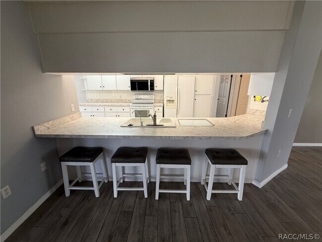 Building Photo - 2235 W Springlake Dr