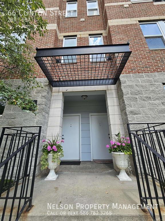 Building Photo - 66 Clinton St