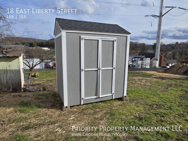 Building Photo - Fully Remodeled 4BR 3BA Single Family Home...