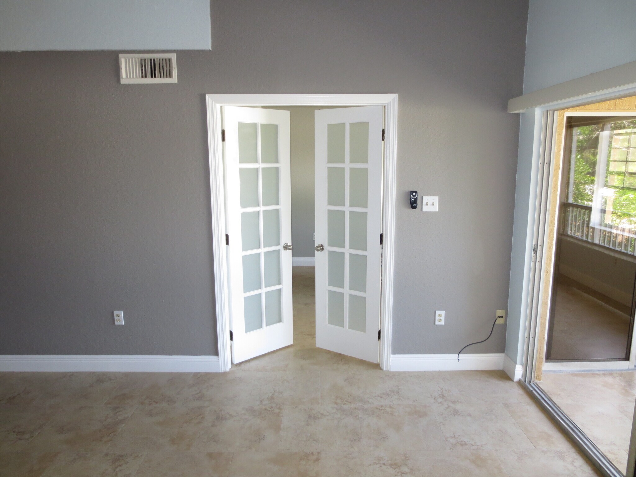 Building Photo - 2820 N Oakland Forest Dr