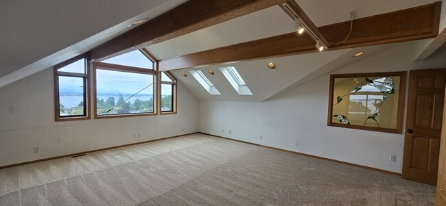 Building Photo - 3033 W Viewmont Wy W