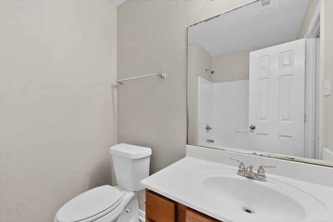 Building Photo - Charming 4-Bedroom Home on Quiet Cul-de-Sac | Move-In Ready | Deposit Alternative Available