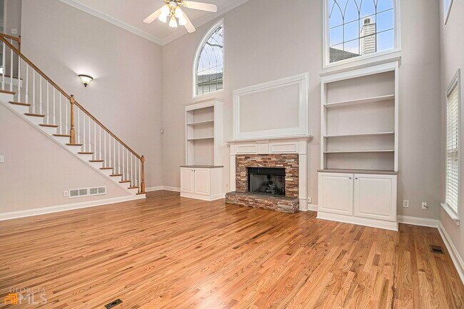 Building Photo - 592 Kenion Forest Way