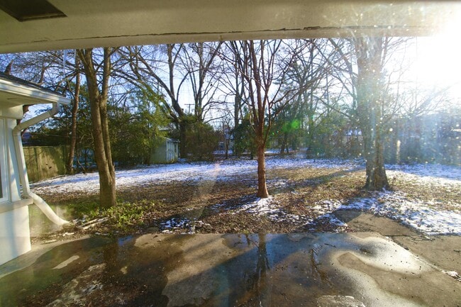 Building Photo - 3191 E Broad St