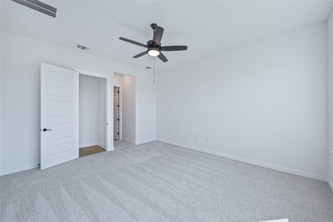 Building Photo - 6812 Rounded Pebble Ln