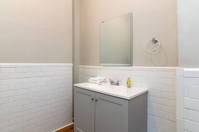 Building Photo - 737 3rd Ave