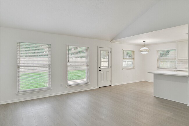 Building Photo - 3230 Golden Leaf Dr