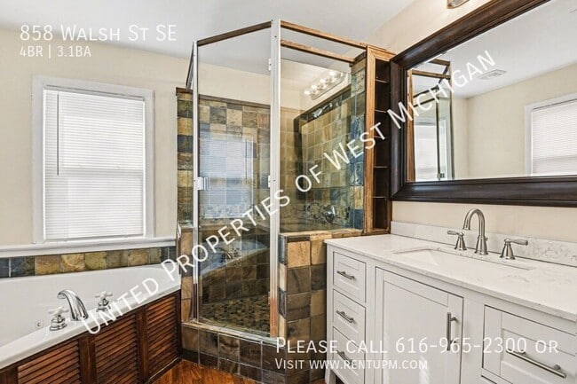 Building Photo - 858 Walsh St SE