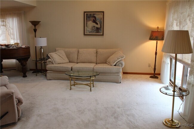 Building Photo - 16 Bluebird Ln