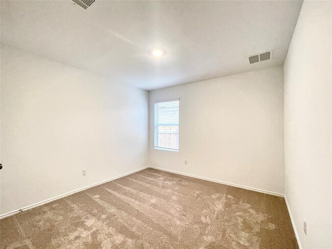 Building Photo - 305 Milliner Lp