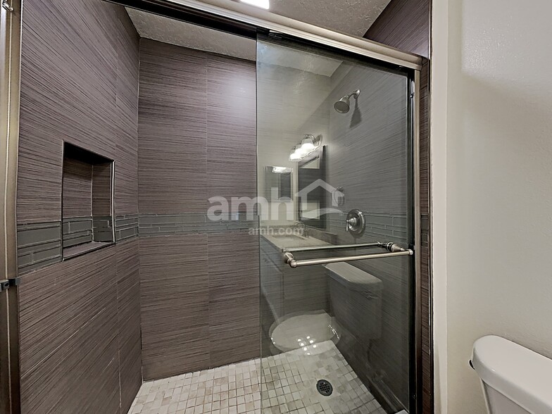 Building Photo - 311 Hartwell Ln