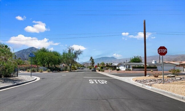 Building Photo - 53245 Avenida Martinez