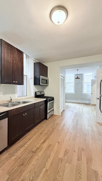 Primary Photo - 2104 S Washtenaw Ave.
